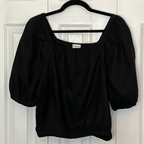 The Drop Tops - Women's Black Puff Sleeve Top